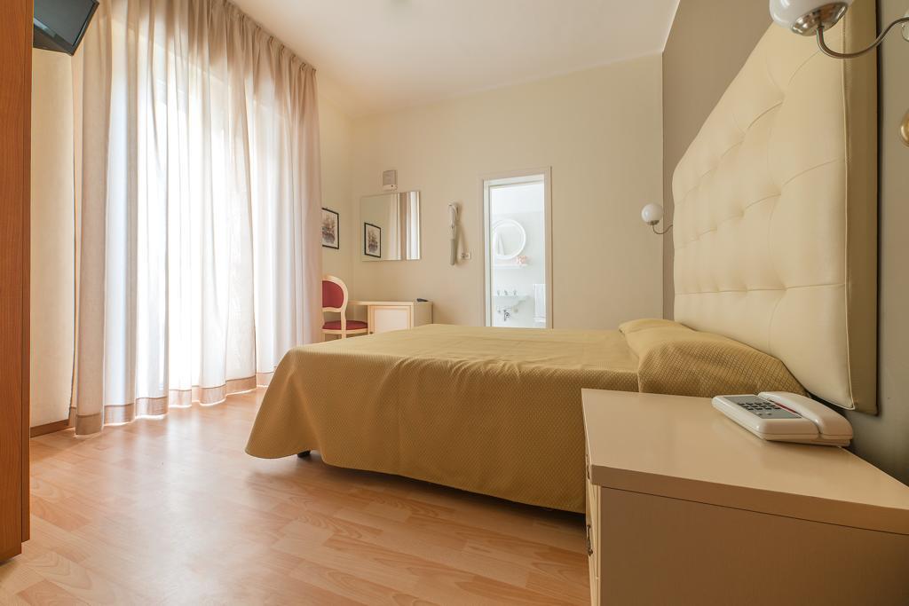 Hotel Belsoggiorno Cattolica Exteriör bild