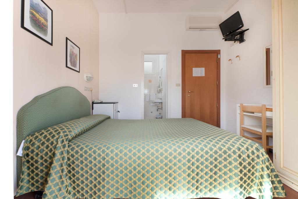 Hotel Belsoggiorno Cattolica Exteriör bild