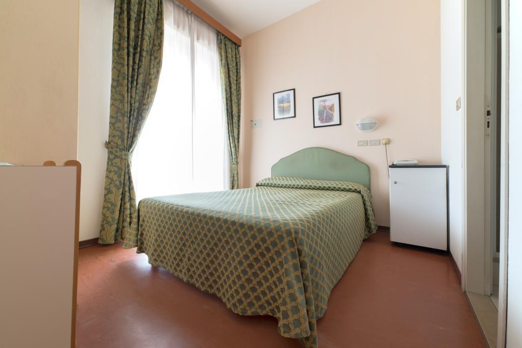 Hotel Belsoggiorno Cattolica Exteriör bild