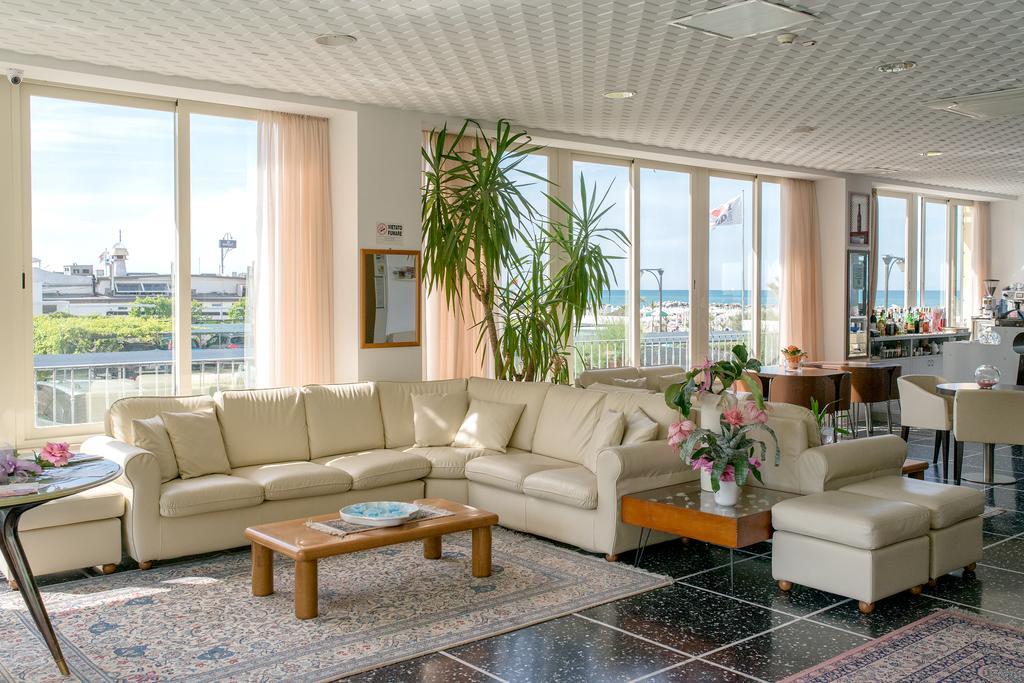 Hotel Belsoggiorno Cattolica Exteriör bild
