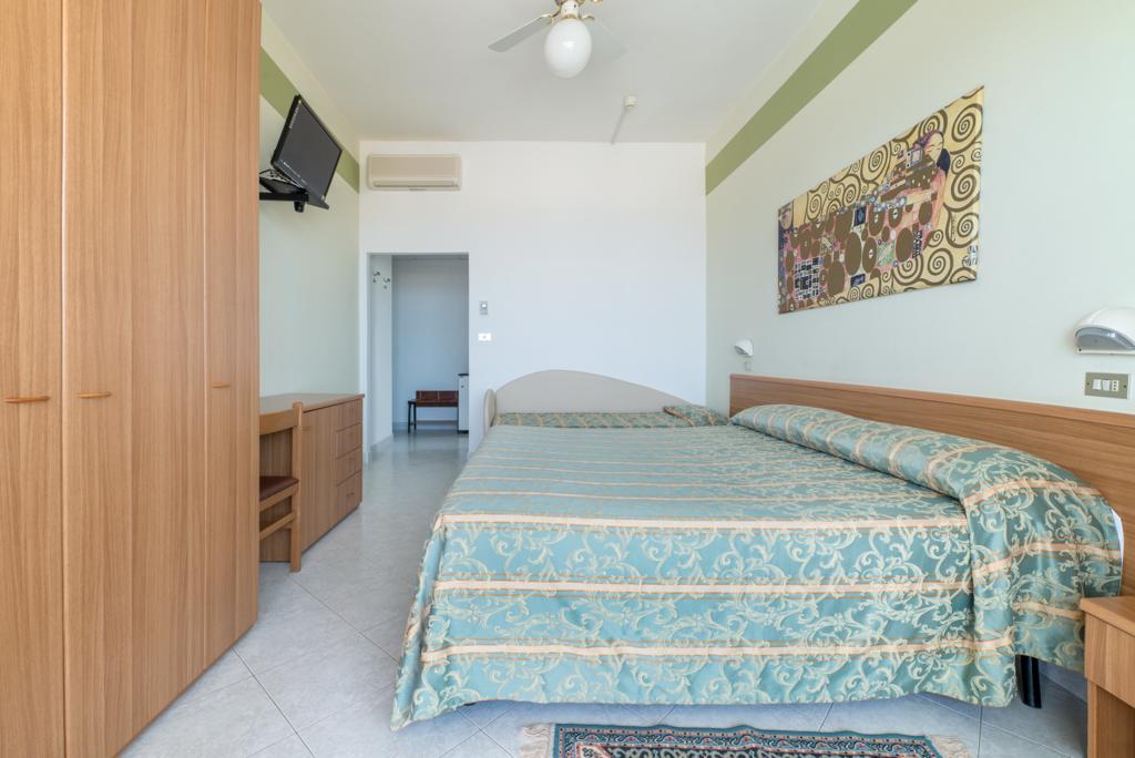 Hotel Belsoggiorno Cattolica Exteriör bild