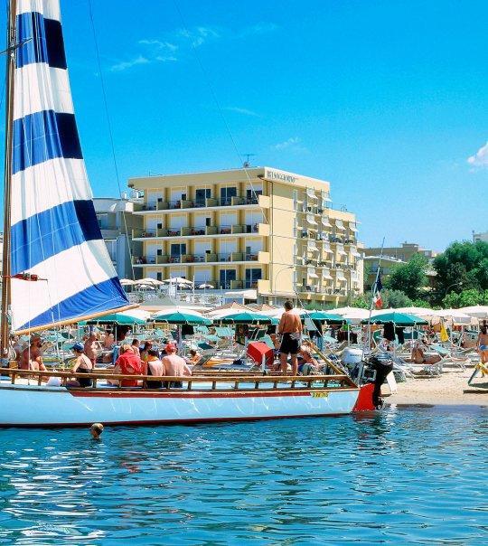 Hotel Belsoggiorno Cattolica Exteriör bild