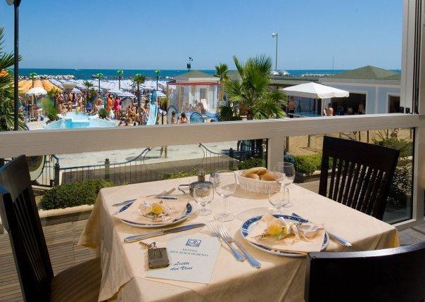 Hotel Belsoggiorno Cattolica Exteriör bild